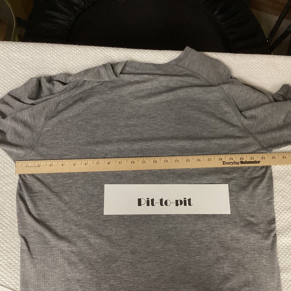 Lululemon Gray Lightweight Shirt Athletic Workout Run‎ Exercise Travel  M… - Picture 9 of 13